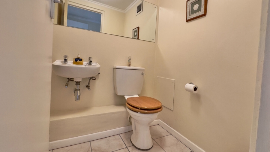 4 Bedroom Property for Sale in Greenways Golf Estate Western Cape